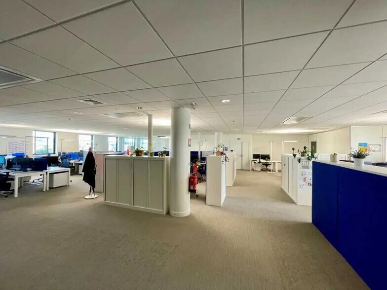 Bureau dans Margny-lès-Compiègne à louer - Photo de l’immeuble – Image 2 sur 9