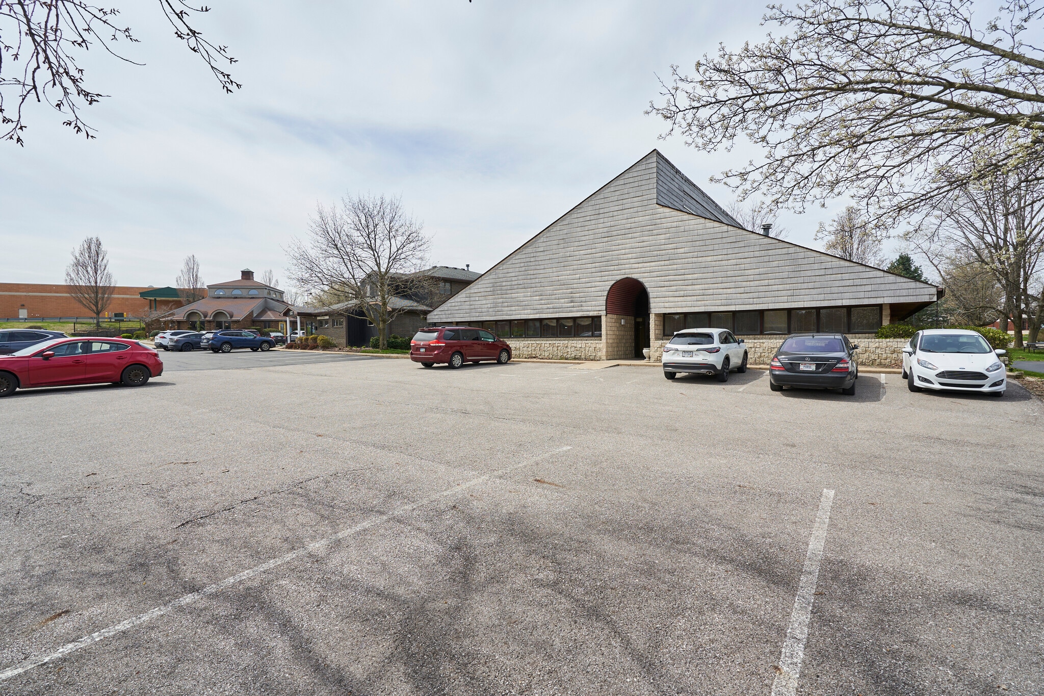 70 N Miller Rd, Akron, OH à louer Photo de l’immeuble– Image 1 sur 12