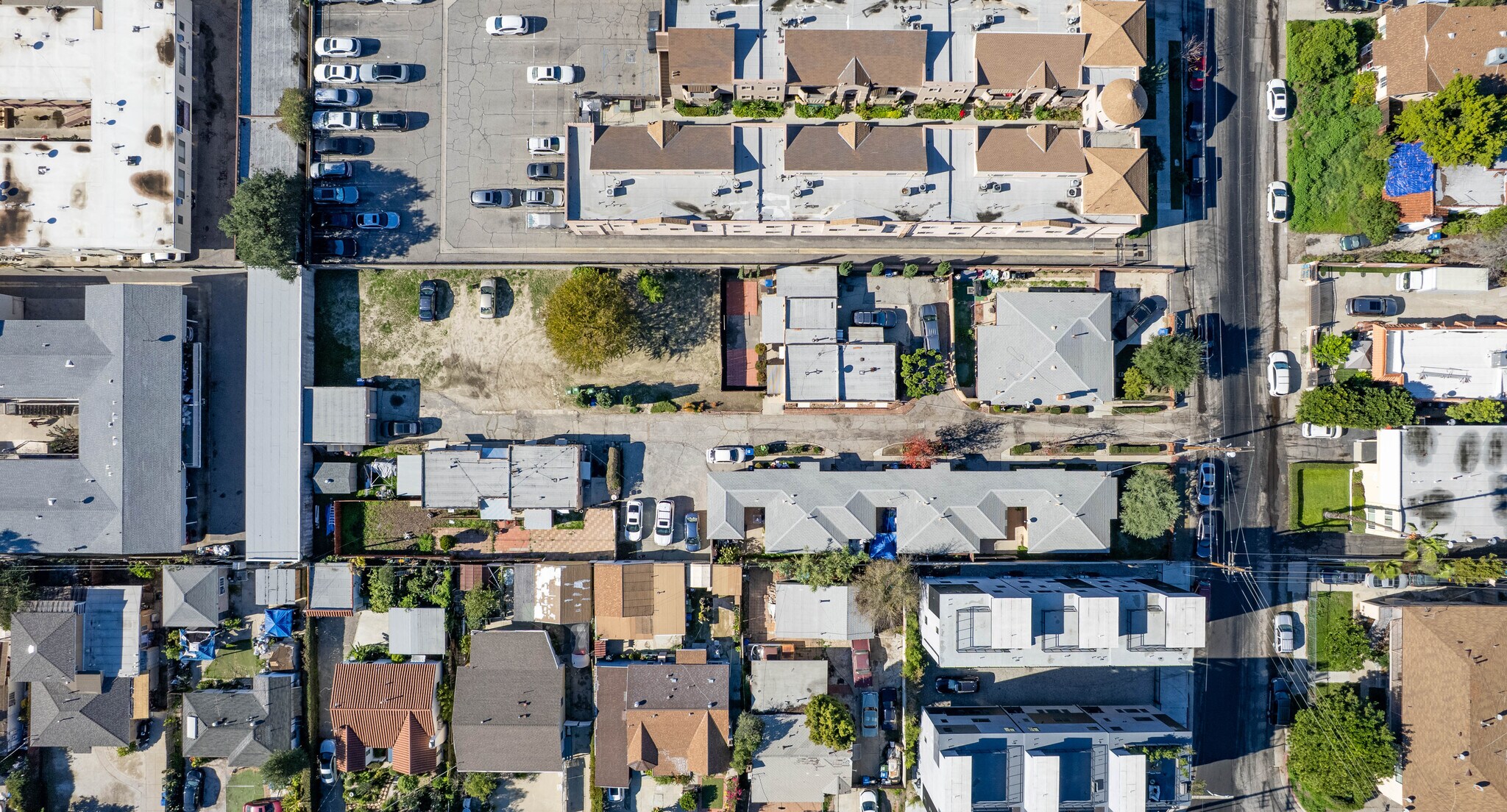 11414 Calvert St, North Hollywood, CA à vendre Photo principale– Image 1 sur 4