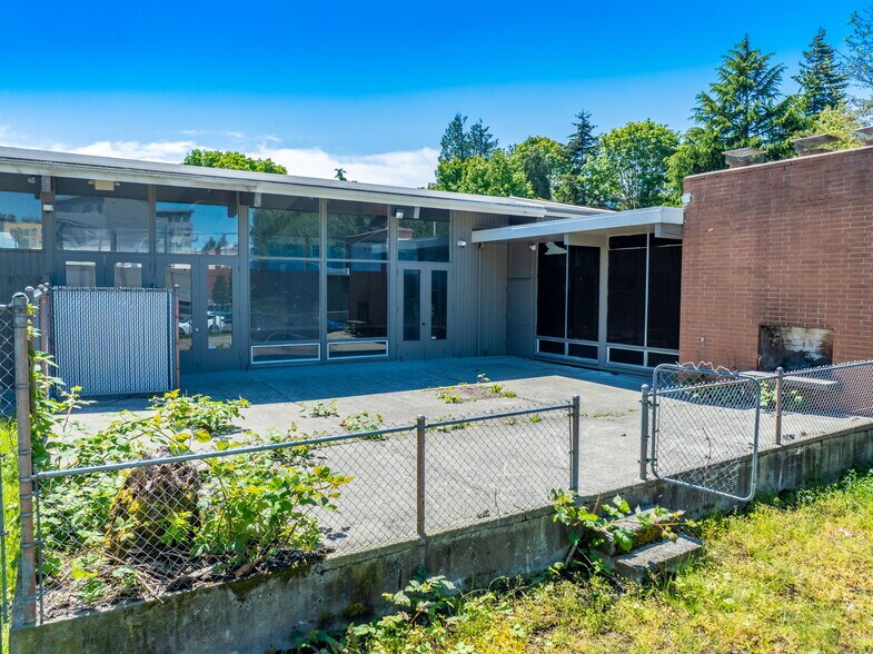 4800 40th Ave SW, Seattle, WA à vendre - Photo de l’immeuble – Image 2 sur 6