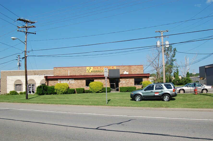 33380-33386 Groesbeck Hwy, Fraser, MI à louer - Photo principale – Image 1 sur 7