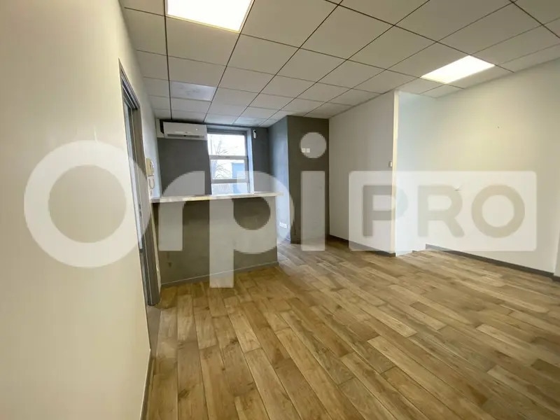 Bureau dans Villefranche-sur-Saône à louer Photo intérieure– Image 1 sur 13