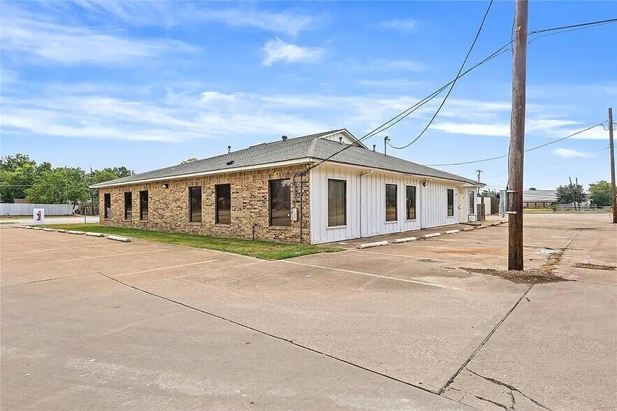 4915 Gus Thomasson Rd, Mesquite, TX à vendre - Photo de l’immeuble – Image 2 sur 12