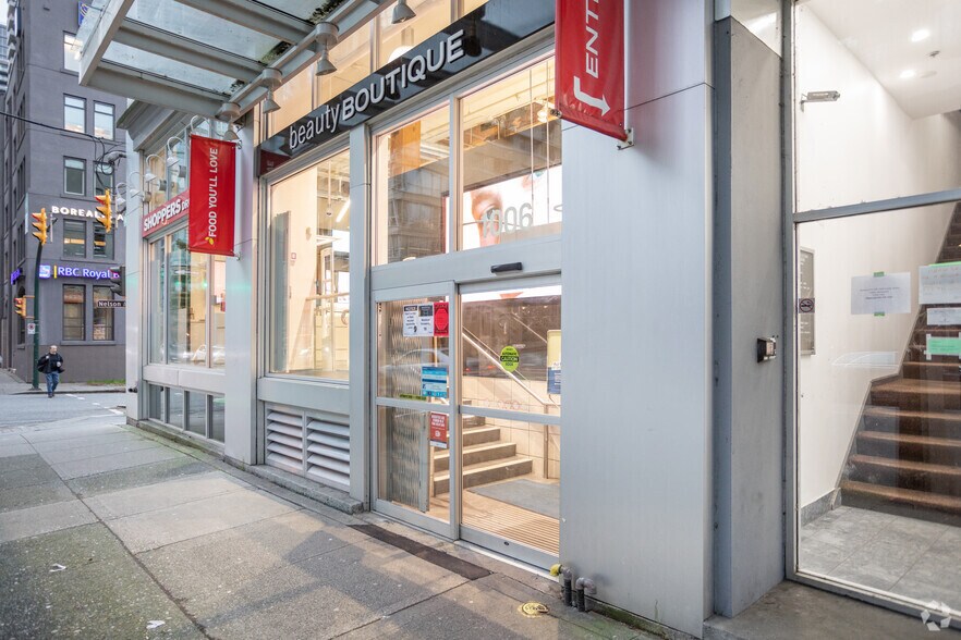 1008 Homer St, Vancouver, BC à louer - Photo de l’immeuble – Image 3 sur 6