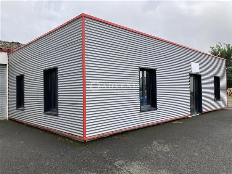 Bureau dans Champagné à louer - Photo de l’immeuble – Image 2 sur 6