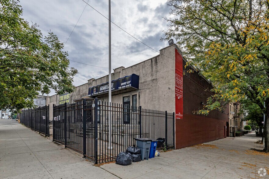 1860 E Tremont Ave, Bronx, NY à vendre - Photo principale – Image 1 sur 8