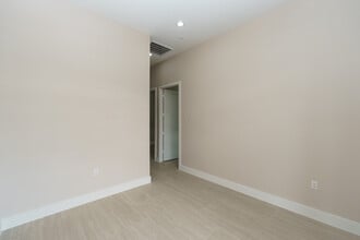 8525 N Sam Houston Pkwy E, Humble, TX à louer Photo intérieure– Image 2 sur 9