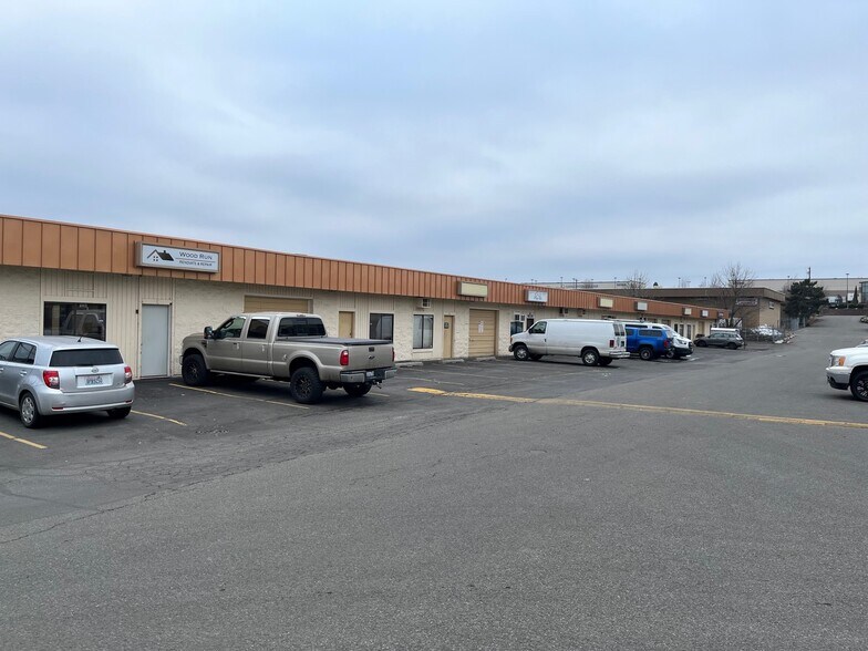 10014 E Montgomery Ave, Spokane Valley, WA à louer - Photo de l’immeuble – Image 1 sur 1