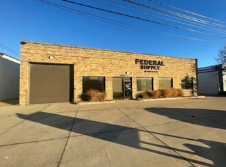 Plus de détails pour 32722 W 8 Mile Rd, Farmington Hills, MI - Industriel/Logistique à louer