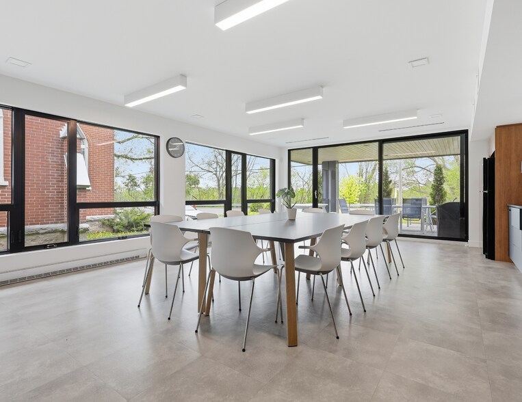 1011 Rue Saint-Louis, Terrebonne, QC à louer - Photo de l’immeuble – Image 2 sur 5