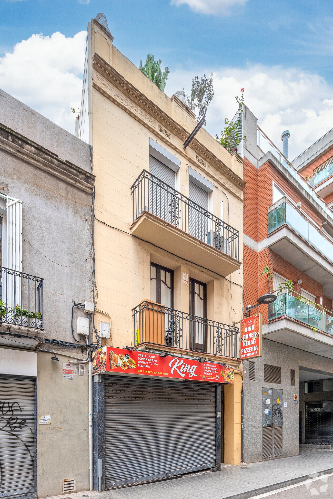 Immeuble residentiel dans Barcelone, Barcelona à vendre Photo principale– Image 1 sur 2