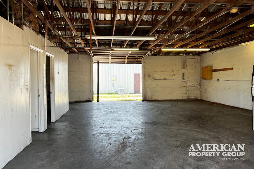 5336 Ashton Ct, Sarasota, FL à louer - Photo de l’immeuble – Image 2 sur 10