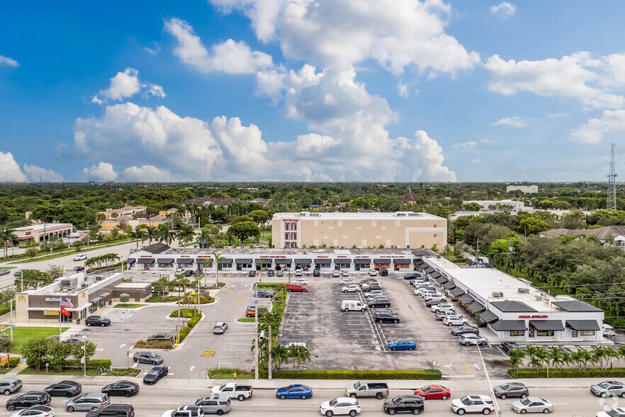 7160 Stirling Rd, Davie, FL à louer - Photo de l’immeuble – Image 2 sur 4