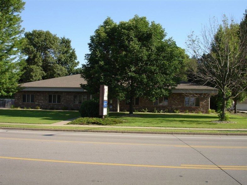 1113-1117 Riders Club Rd, Onalaska, WI à louer - Photo de l’immeuble – Image 2 sur 2