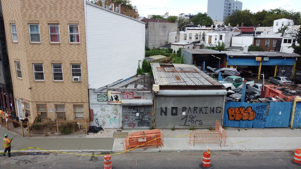1645 E New York Ave, Brooklyn, NY à vendre - Photo de l’immeuble – Image 2 sur 6
