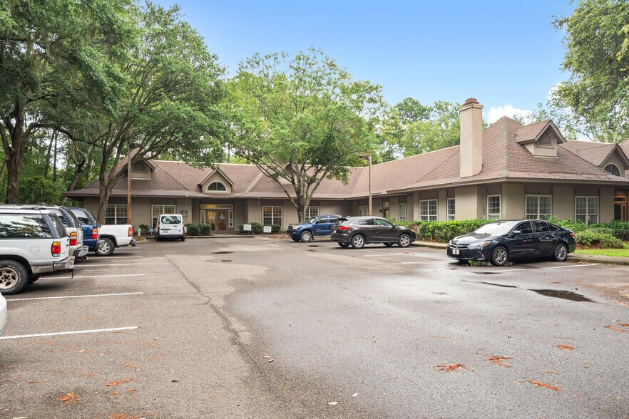 20 Capital Dr, Hilton Head Island, SC à louer - Photo de l’immeuble – Image 2 sur 5