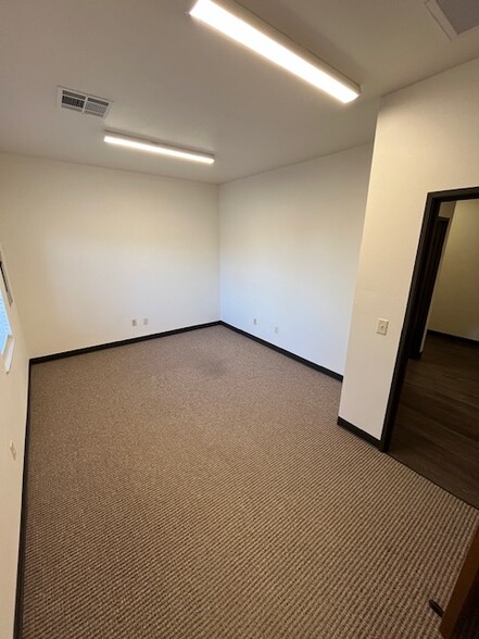 13933 Technology Dr, Oklahoma City, OK à louer - Photo de l’immeuble – Image 3 sur 6