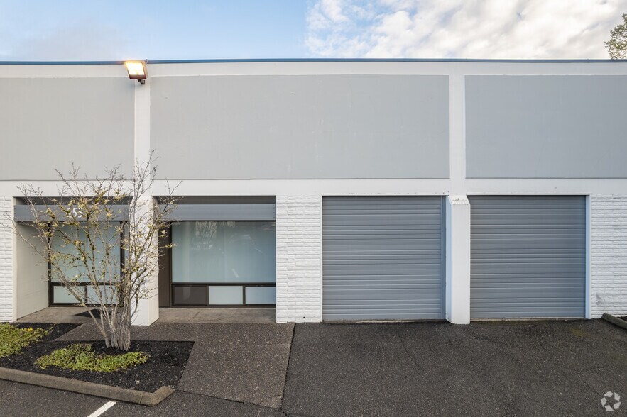 10950 SW 5th St, Beaverton, OR à louer - Photo de l’immeuble – Image 2 sur 5