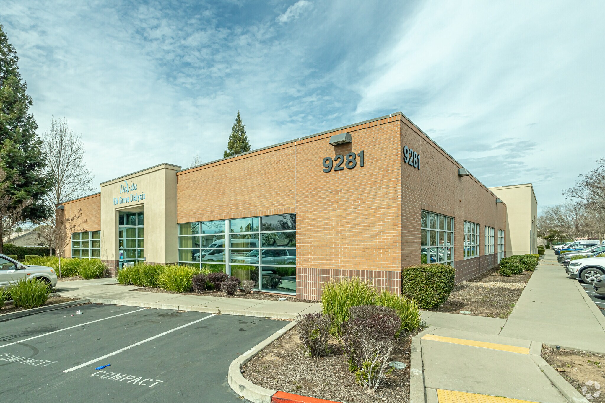 9281 Office Park Cir, Elk Grove, CA à louer Photo principale– Image 1 sur 6