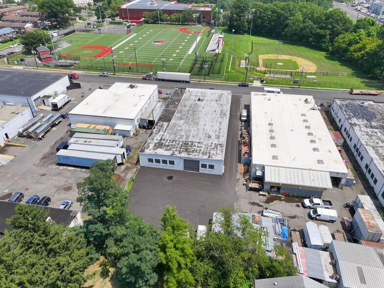 868 Elston St, Rahway, NJ à louer - Photo de l’immeuble – Image 2 sur 8