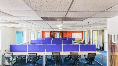 574 Manchester Rd, Bury à louer Photo intérieure– Image 2 sur 42