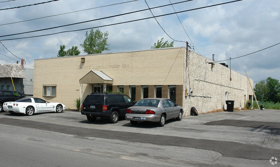 143 Midler Park Dr, Syracuse, NY à vendre - Photo principale – Image 1 sur 6