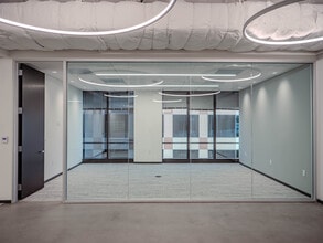 2040 Main St, Irvine, CA à louer Photo intérieure– Image 2 sur 5