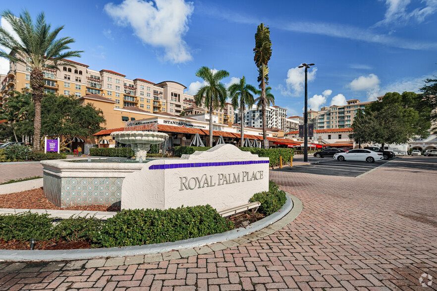 101 S Plaza Real, Boca Raton, FL à louer - Photo de l’immeuble – Image 1 sur 16