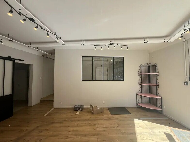 Local commercial dans Graveson à vendre - Photo de l’immeuble – Image 3 sur 5