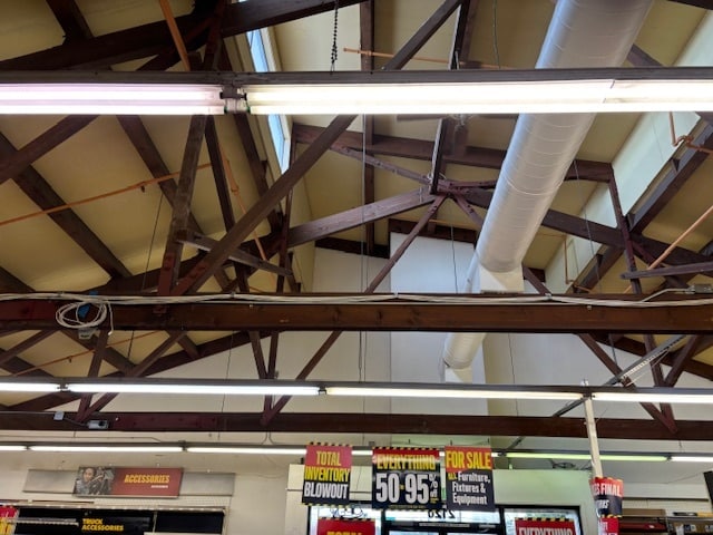 2120 E Powell Blvd, Gresham, OR à louer - Photo intérieure – Image 2 sur 50