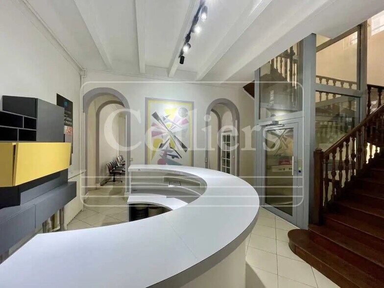 Bureau dans Marseille à louer - Hall d’entrée – Image 2 sur 8