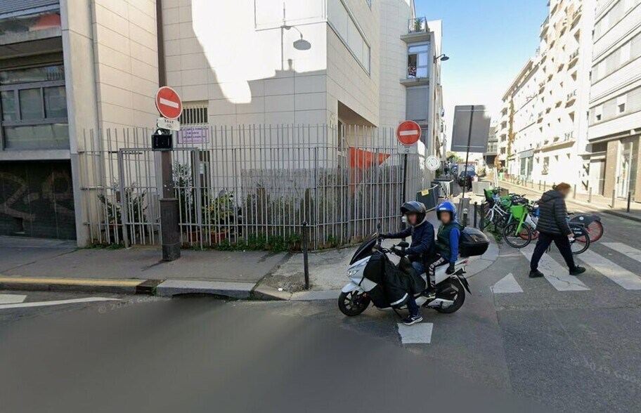 Local commercial dans Paris à louer - Photo de l’immeuble – Image 3 sur 7