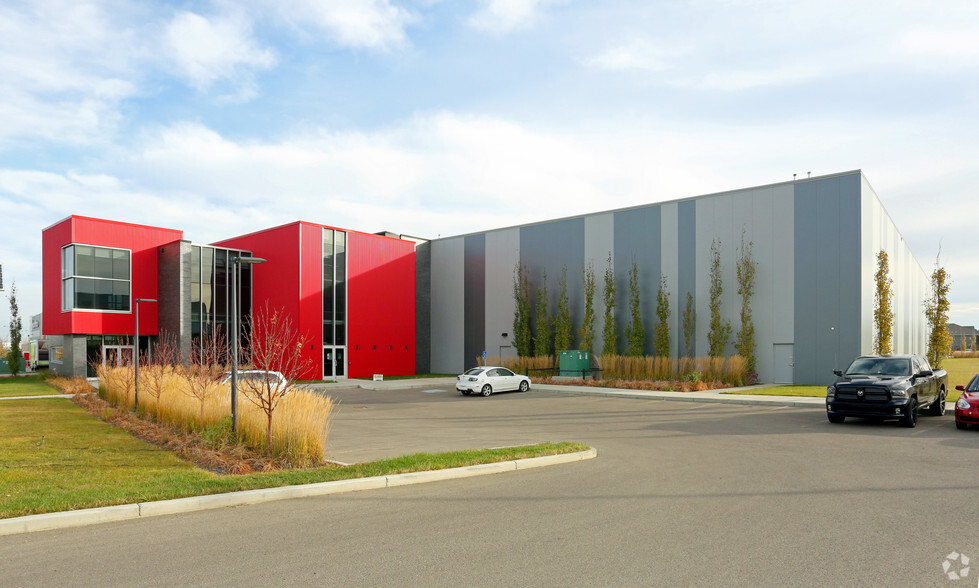 2403 91st St SW, Edmonton, AB à louer - Photo principale – Image 1 sur 4