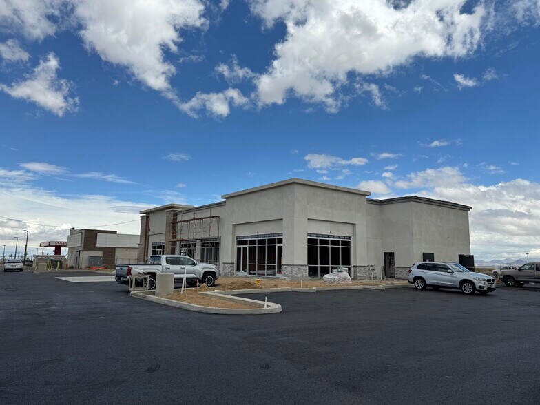 Mojave Dr, Adelanto, CA à louer - Photo de l’immeuble – Image 2 sur 7