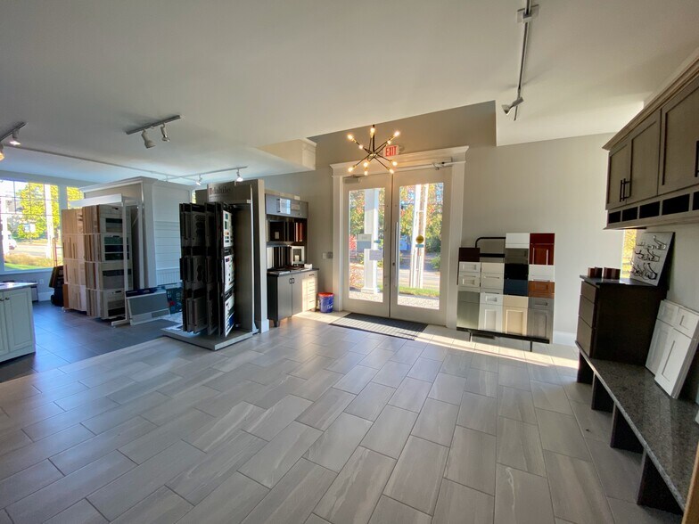 147 Portsmouth Ave, Stratham, NH à louer - Photo de l’immeuble – Image 2 sur 8