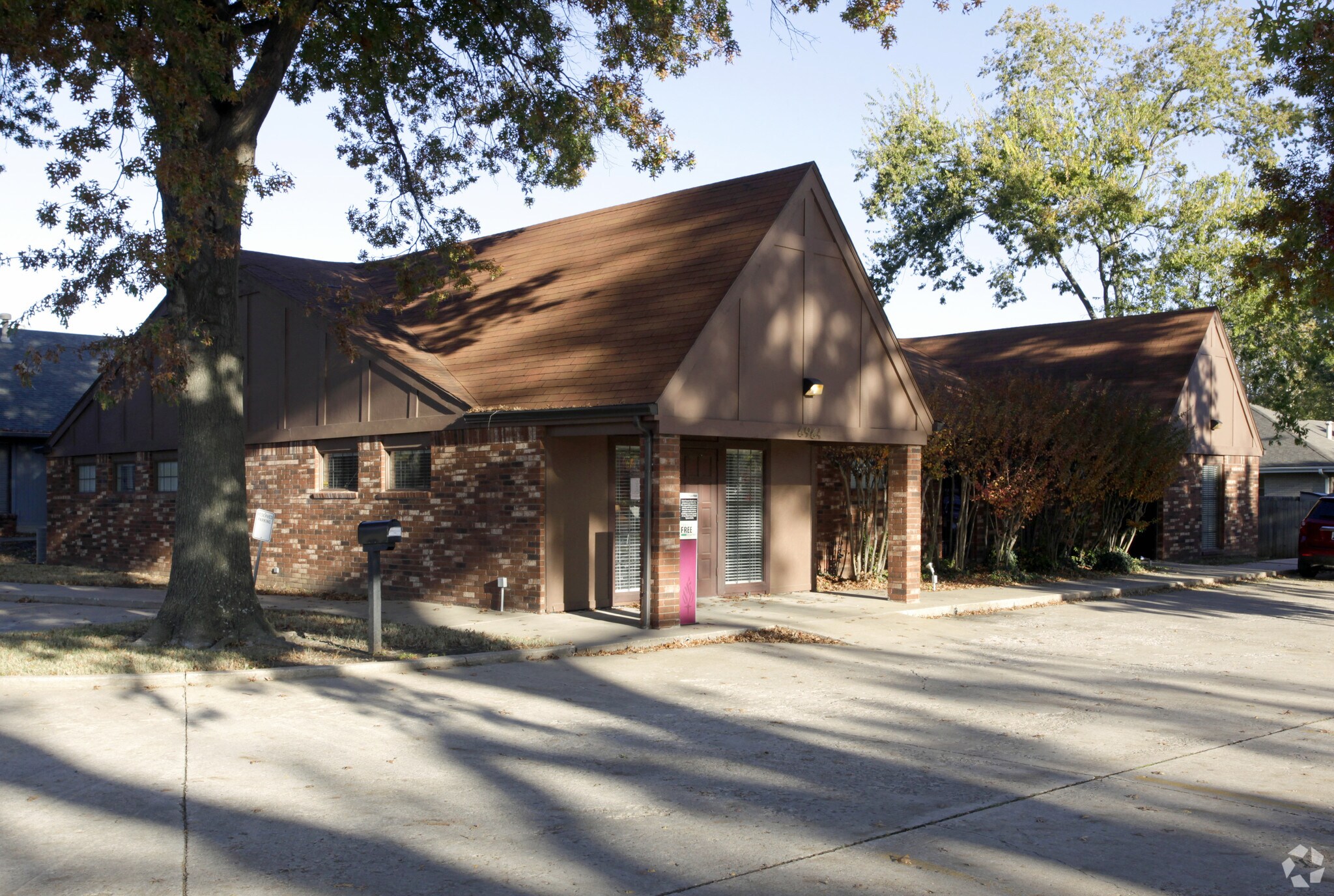 6964 S 69th East Ave, Tulsa, OK à louer Photo principale– Image 1 sur 9