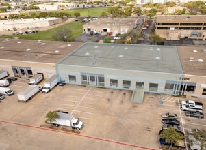 2200 Denton Dr, Austin, TX à louer Aérien– Image 2 sur 2