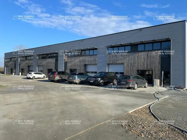 Plus de détails pour Local d’activités à vendre