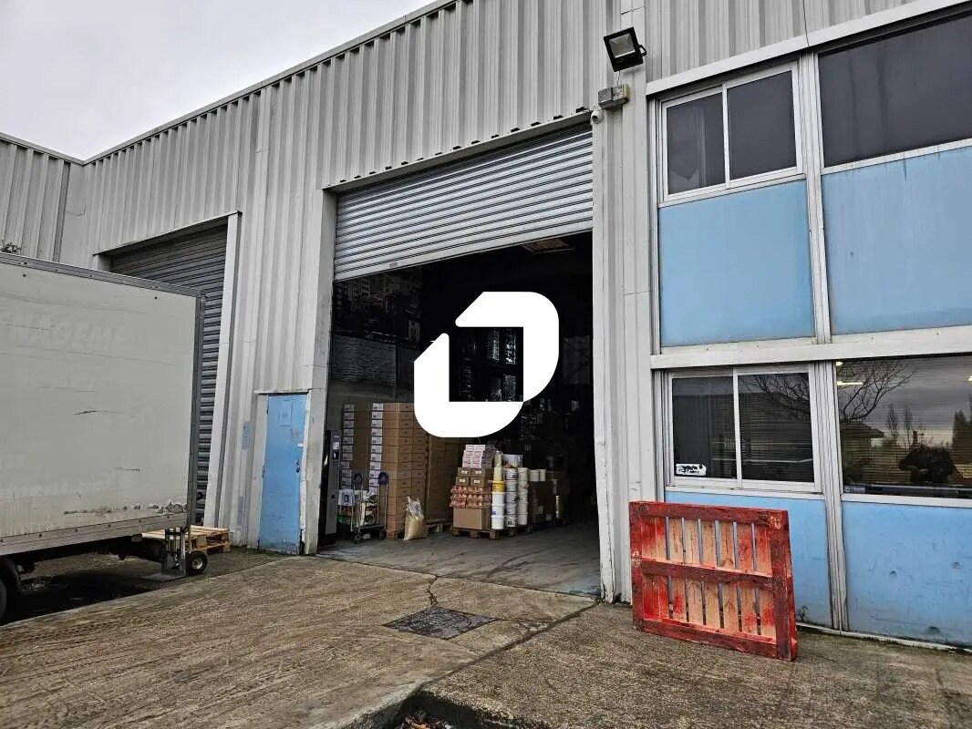 Local d’activités dans Sarcelles à louer Photo de l’immeuble– Image 1 sur 12