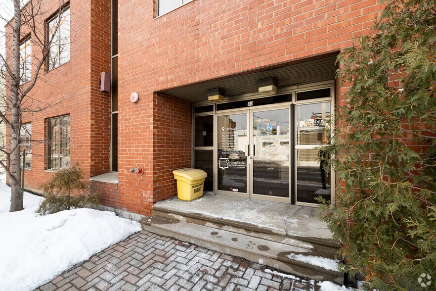 80 Rue Saint-Laurent O, Longueuil, QC à vendre - Photo de l’immeuble – Image 3 sur 4