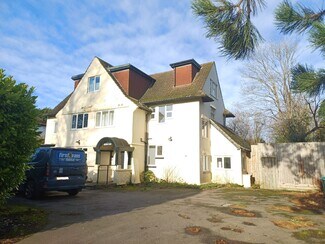 Plus de détails pour 15 Queens Park Rd, Caterham - Santé à vendre