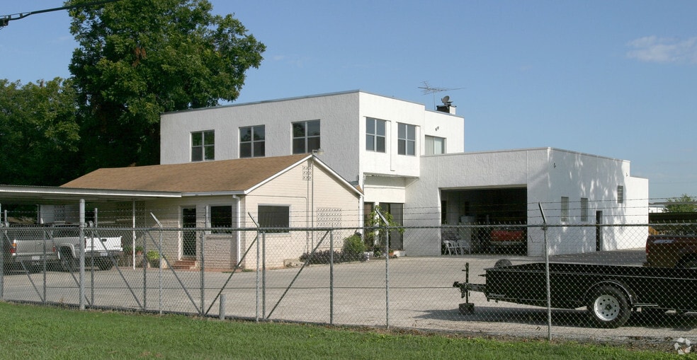 135-139 Seale Rd, San Antonio, TX à vendre - Photo de l’immeuble – Image 3 sur 9