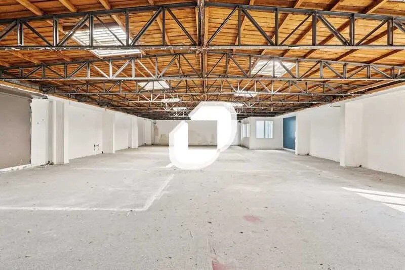 Bureau dans Paris à vendre - Photo de l’immeuble – Image 2 sur 16