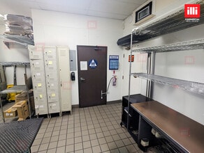 17300 Ventura Blvd, Encino, CA à louer Photo intérieure– Image 2 sur 5