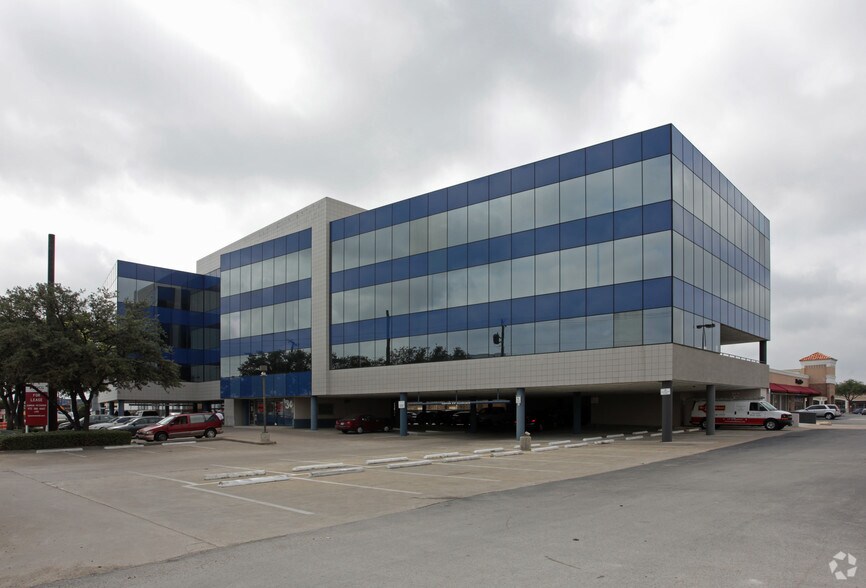 5930 Lyndon B Johnson Fwy, Dallas, TX à louer - Photo de l’immeuble – Image 1 sur 5