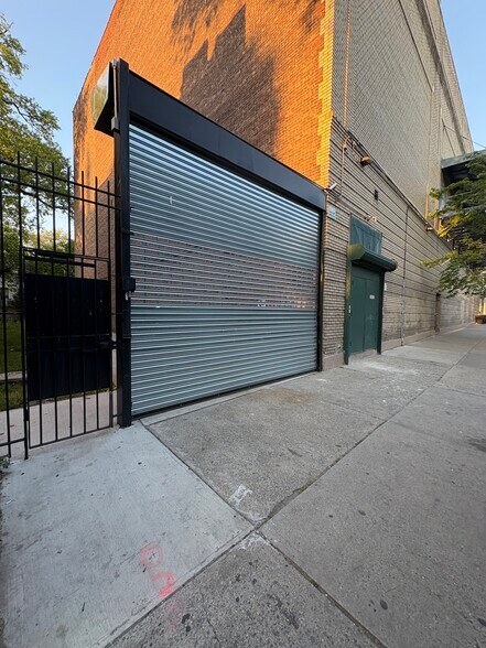 7118-7124 3rd Ave, Brooklyn, NY à louer - Photo de l’immeuble – Image 3 sur 37