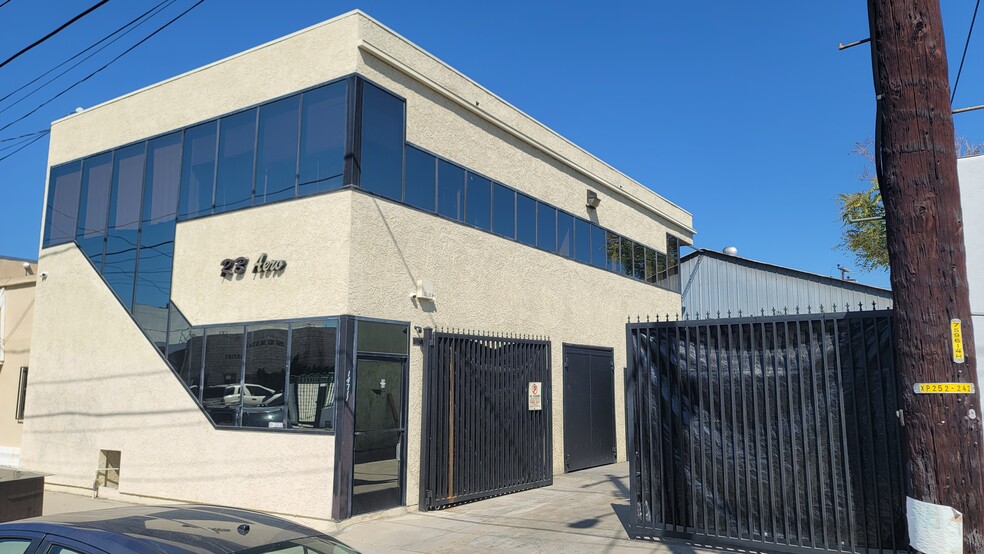 14711 Lull St, Van Nuys, CA à louer - Photo de l’immeuble – Image 1 sur 8