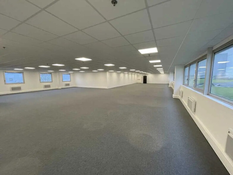 Bureau dans Croissy-Beaubourg à louer - Photo intérieure – Image 3 sur 7