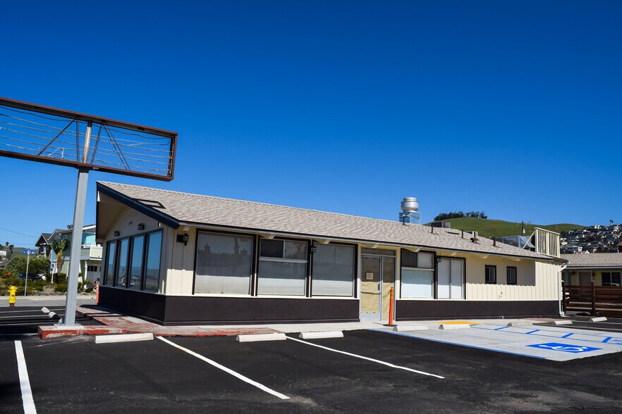 2490 Main St, Morro Bay, CA à vendre - Photo principale – Image 1 sur 4