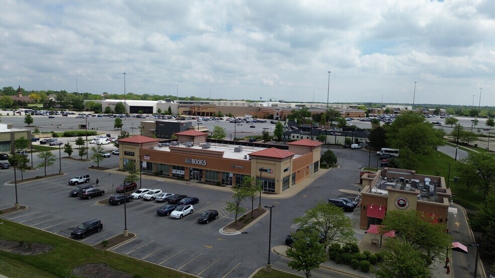 31 Orland Square Dr, Orland Park, IL à louer - Photo de l’immeuble – Image 1 sur 2